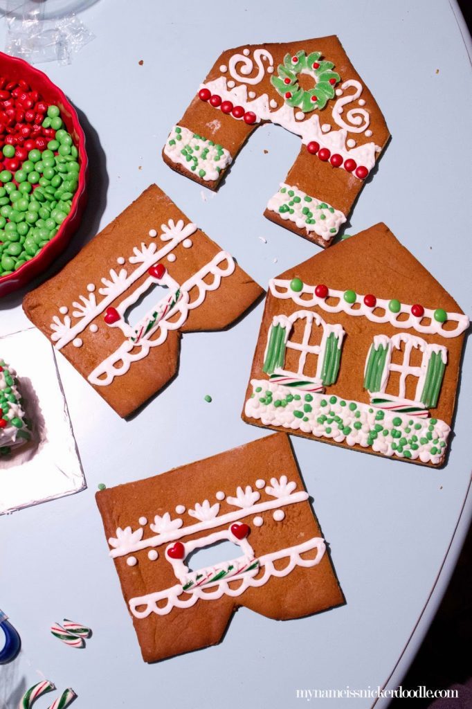 Stress free guide to make a Christmas Gingerbread House