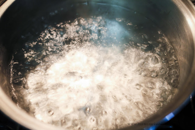 How to peel peaches in minutes. | mynameissnickerdoodle.com