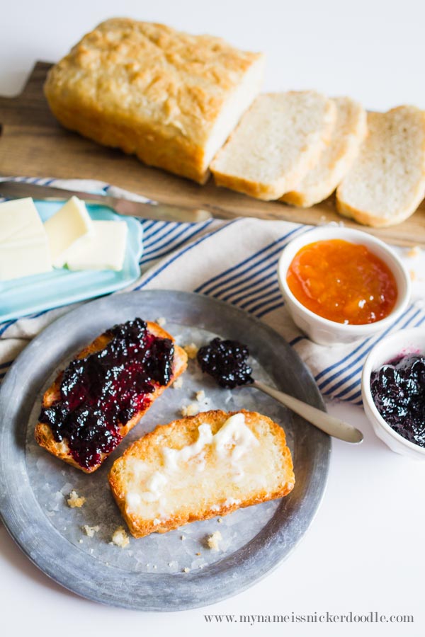 A perfect recipe for no knead bread! This English Muffin bread makes perfect weekday toast for breakfast.