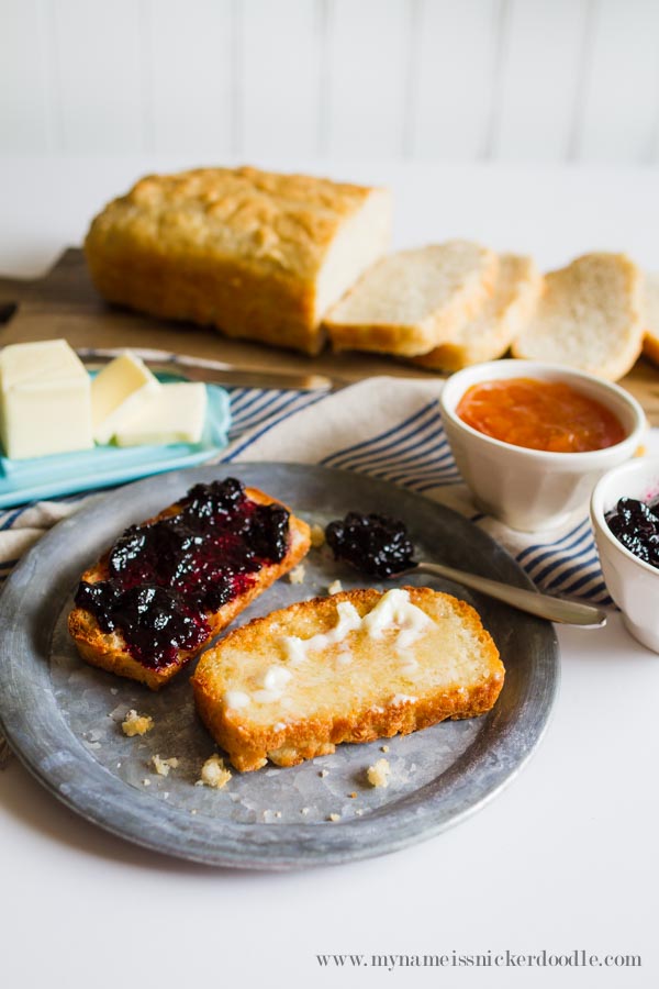 A perfect recipe for no knead bread! This English Muffin bread makes perfect weekday toast for breakfast.