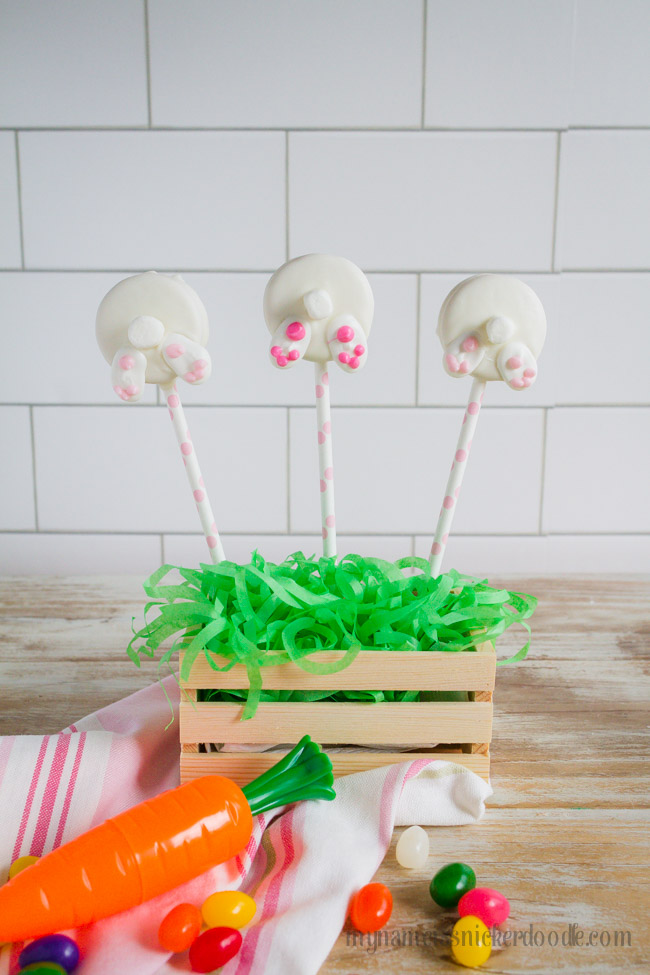 Easter Bunny Bottom Cookie Pops. A fun holiday treat! 