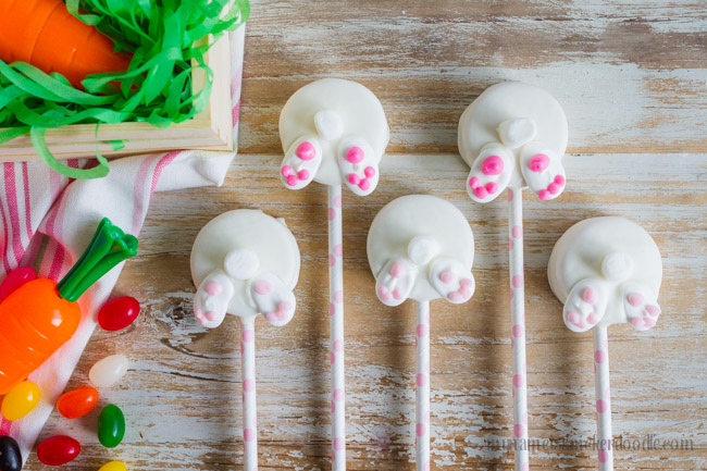 Easter Bunny Bottom Cookie Pops. A fun holiday treat! 
