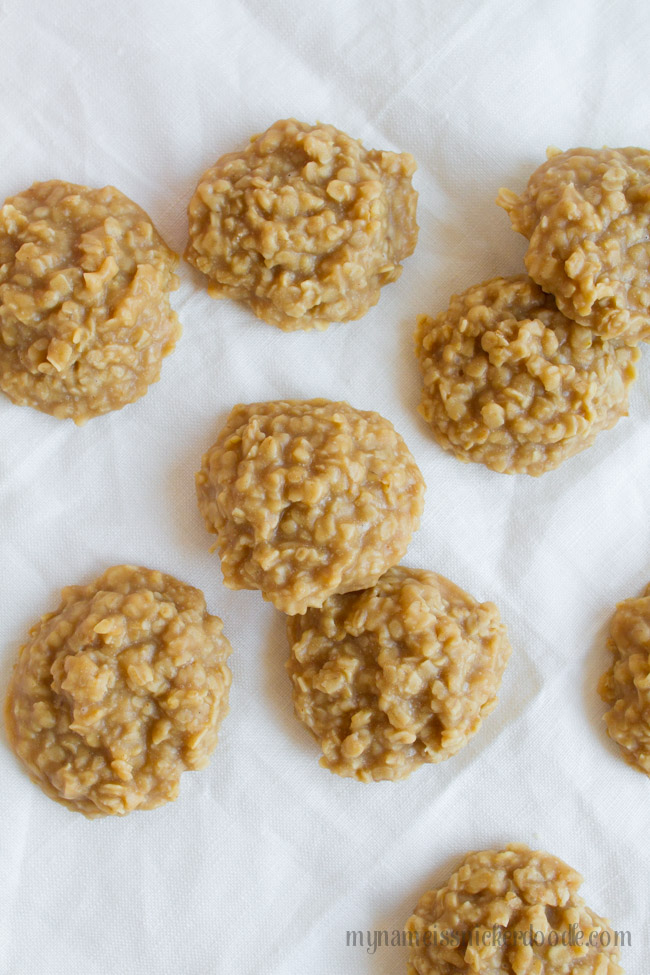 No Bake Peanut Butter Cookies recipes with oats on a table