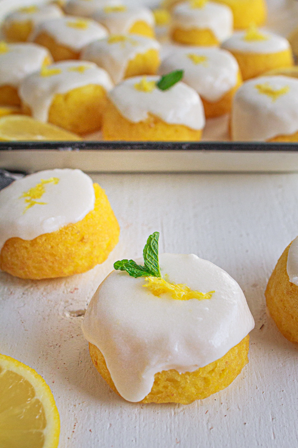 Recipe for mini lemon cakes.