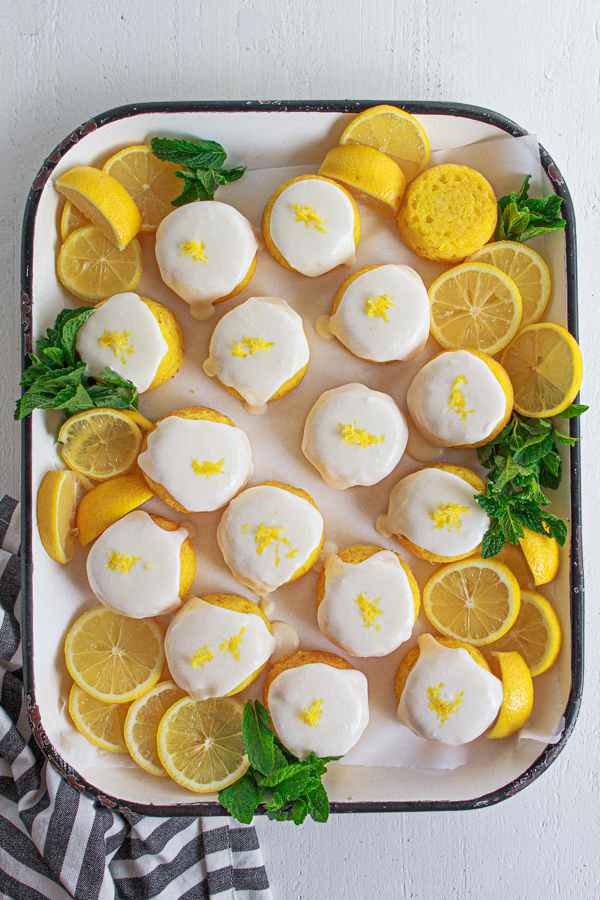 The best recipe for mini Lemon cakes.