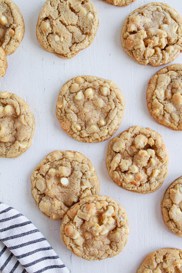 Freshly baked cookies with white chocolate and nuts.
