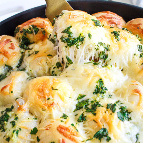 Cheesy Garlic Skillet Bread Recipe by My Name Is Snickerdoodle