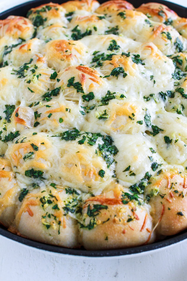 Bubbly cheesy bread with parsley