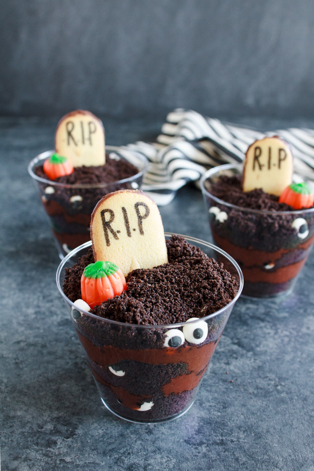 Graveyard Pudding Cookie Cups